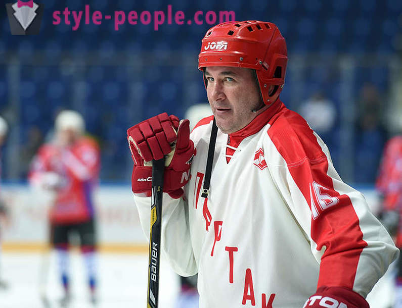 Alexander Kozhevnikov, Hockeyspieler: Biografie, Familie, Sport Erfolge