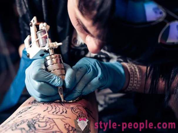 Intim-Tattoo: Der Prozess, Pflege und Foto