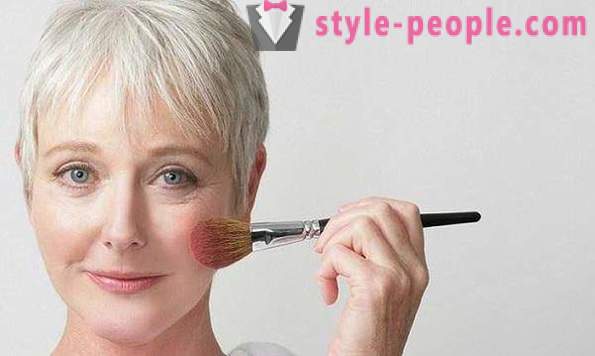 Make-up für Frauen 50 Jahre: Schritt für Schritt und mit Fotos