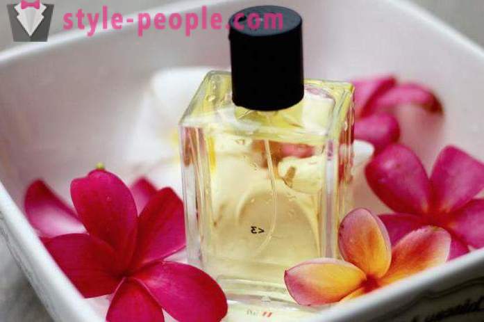 Parfüm mit Pheromonen: Bewertungen, Mythos oder Realität, als der Akt