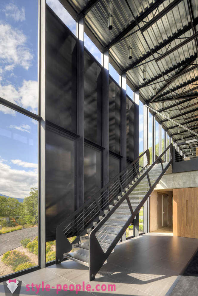 Haus aus Glas, Stahl und Beton im US-Bundesstaat New York