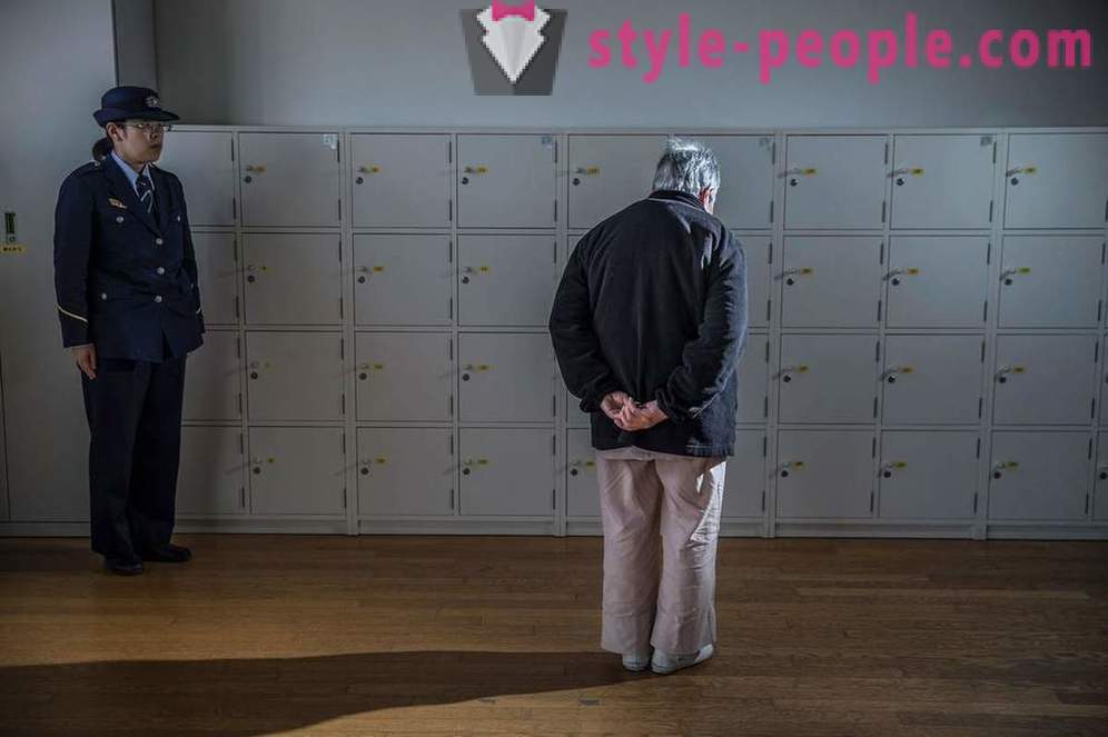 Ältere Menschen in Japan sind in der Regel zu einem lokalen Gefängnis