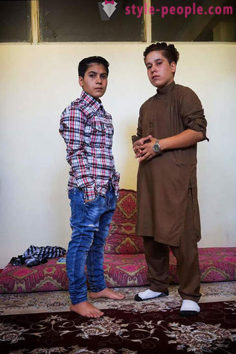 Warum sind als Jungen in Afghanistan, einige Mädchen angehoben