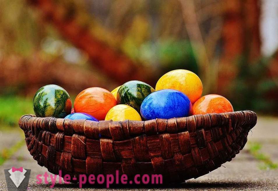 Traditions Licht von Ostern in verschiedenen Ländern
