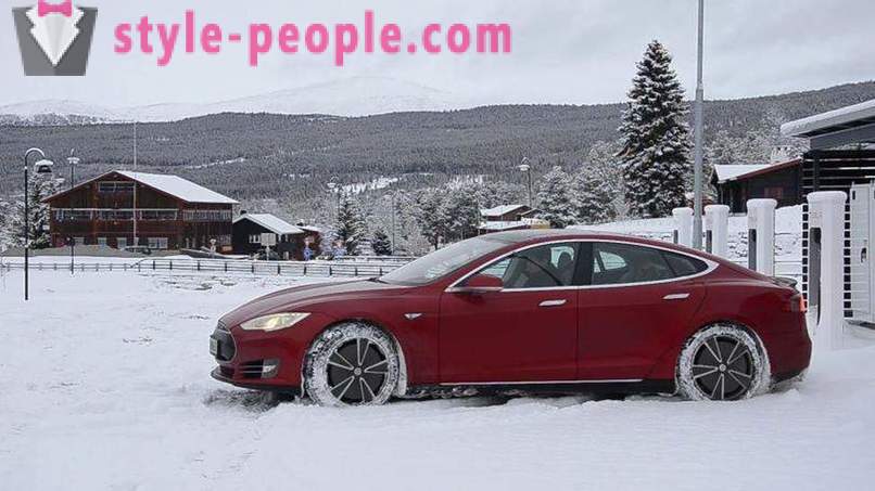 Tesla Motors bereitet sich auf die offizielle Veröffentlichung auf dem russischen Markt