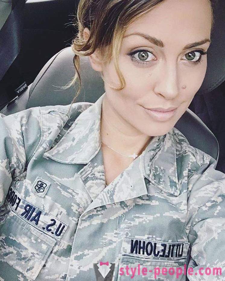 Kerissa Littlejohn - Mitglieder der US Air Force, die ein professionelles Modell ist, und hat einen Master-Abschluss