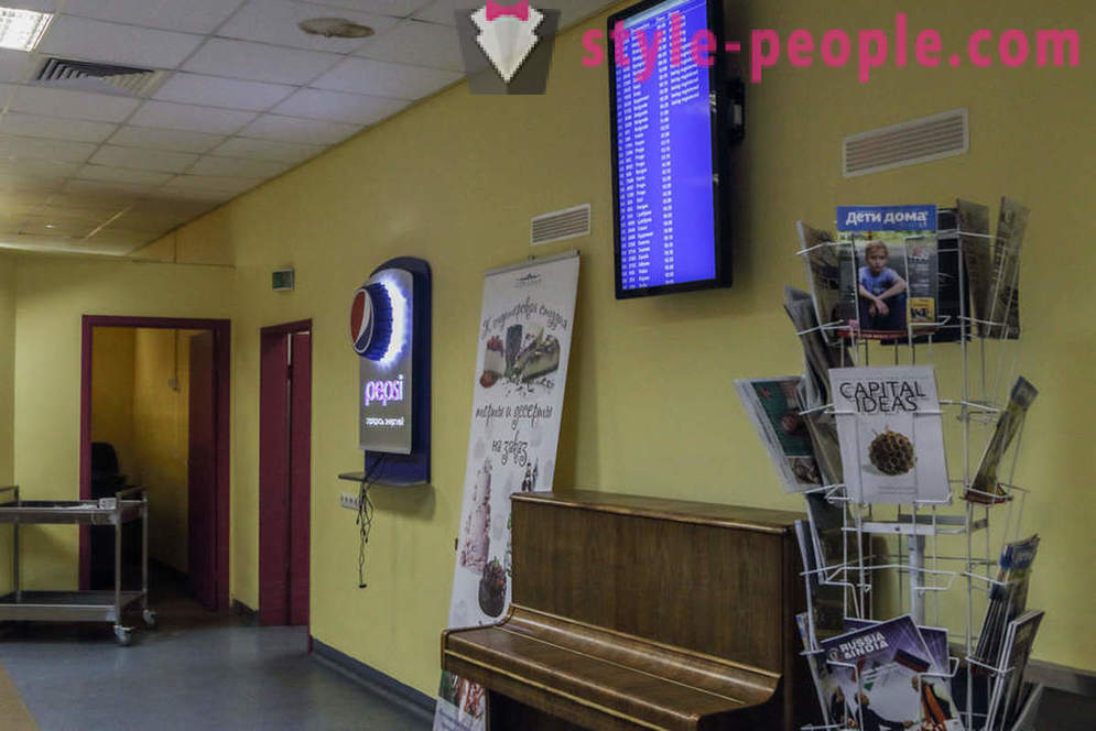 Krise figizis Wir haben das günstige Essen in allen Moskau Flughäfen gefunden