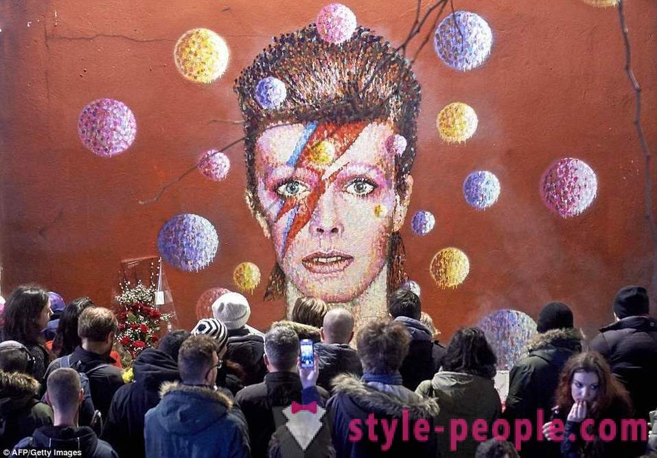 Fans Abschied von David Bowie