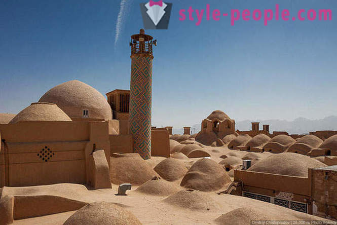 Gehen auf Sand Stadt in Iran