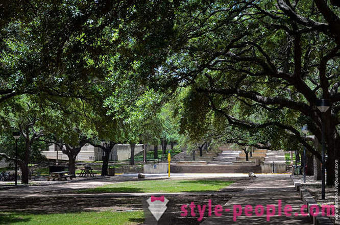 Zu Fuß zur University of Texas