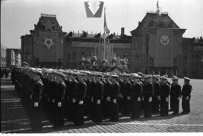 Die Parade auf dem Roten Platz am 1. Mai 1951