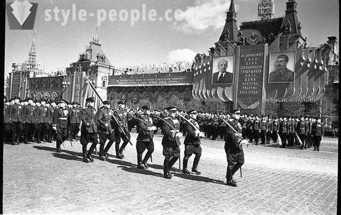 Die Parade auf dem Roten Platz am 1. Mai 1951