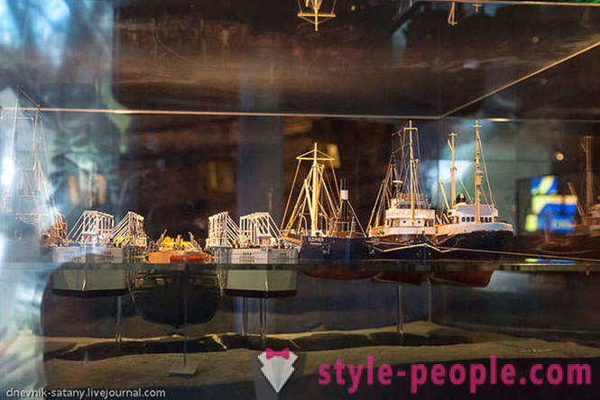 Rundgang durch das Museum das einzige Schiff aus dem XVII Jahrhundert