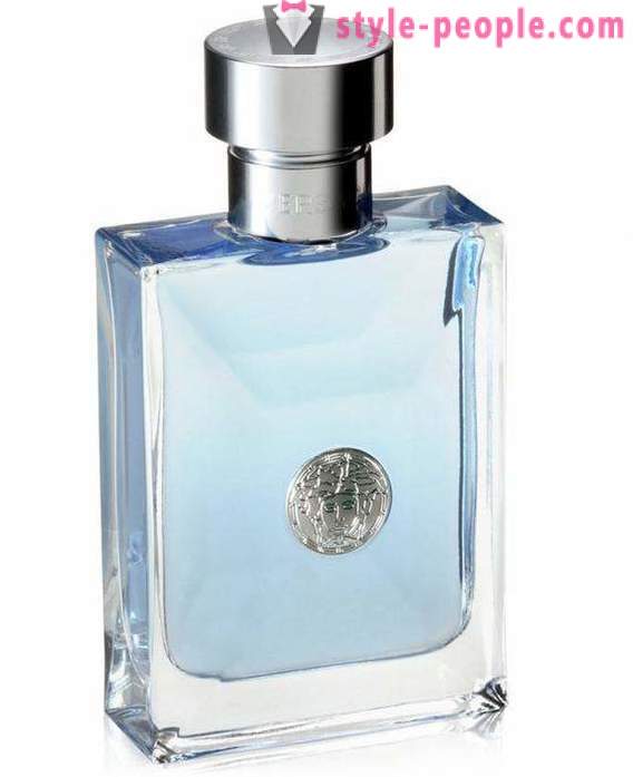 Eine reiche Auswahl an Parfums so bekannte Marken wie „Versace“. Parfüm für Männer