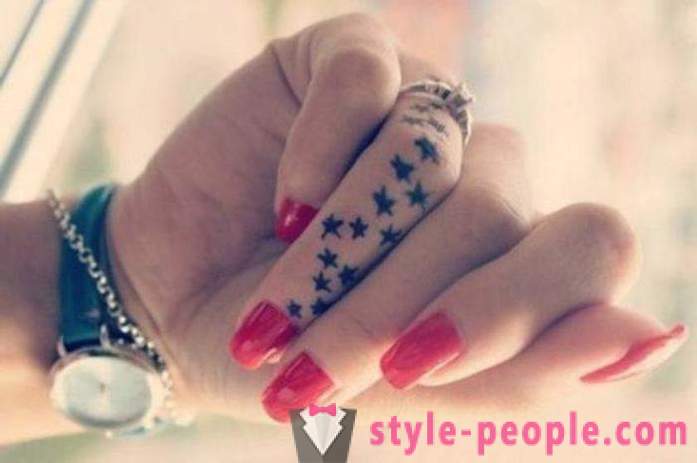 Tattoos an den Fingern - ein Modetrend!