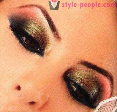 Arabisch Make-up als eine Möglichkeit, ihre Attraktivität und Sexualität zu markieren